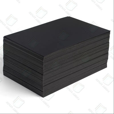سعر جيد 100٪ الخلية العذراء الورق المقوى الأسود صلابة عالية 120gsm-450gsm مخصصة الانترنت